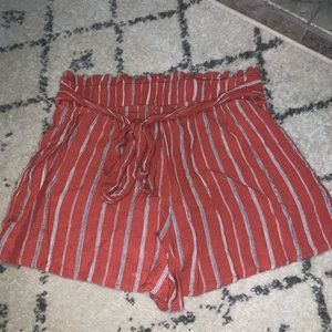 COMFY SHORTS WITH TIE IN FRONT